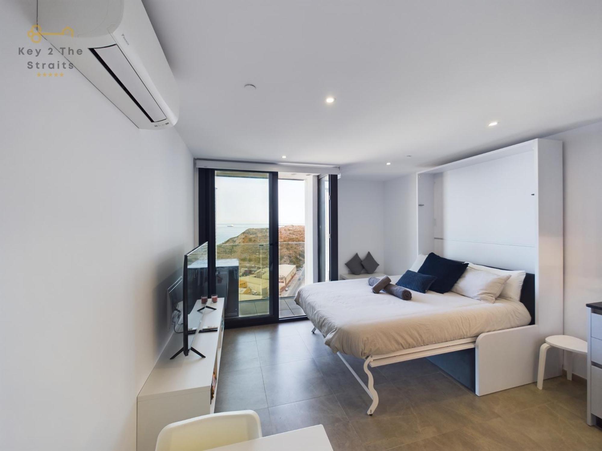 Luxury Sunrise Beach And Oceanview Room With Balcony Gibraltar Bagian luar foto