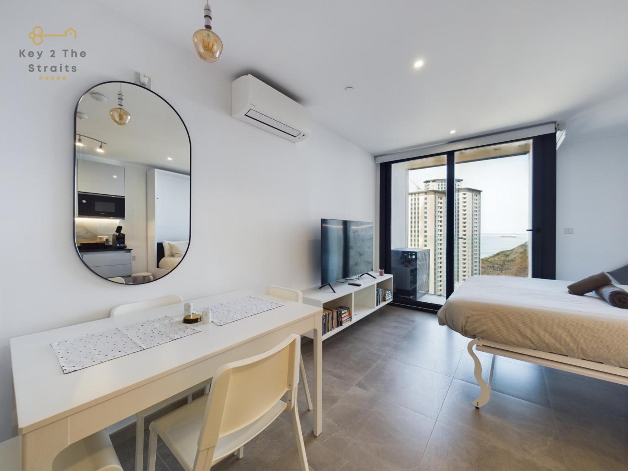 Luxury Sunrise Beach And Oceanview Room With Balcony Gibraltar Bagian luar foto
