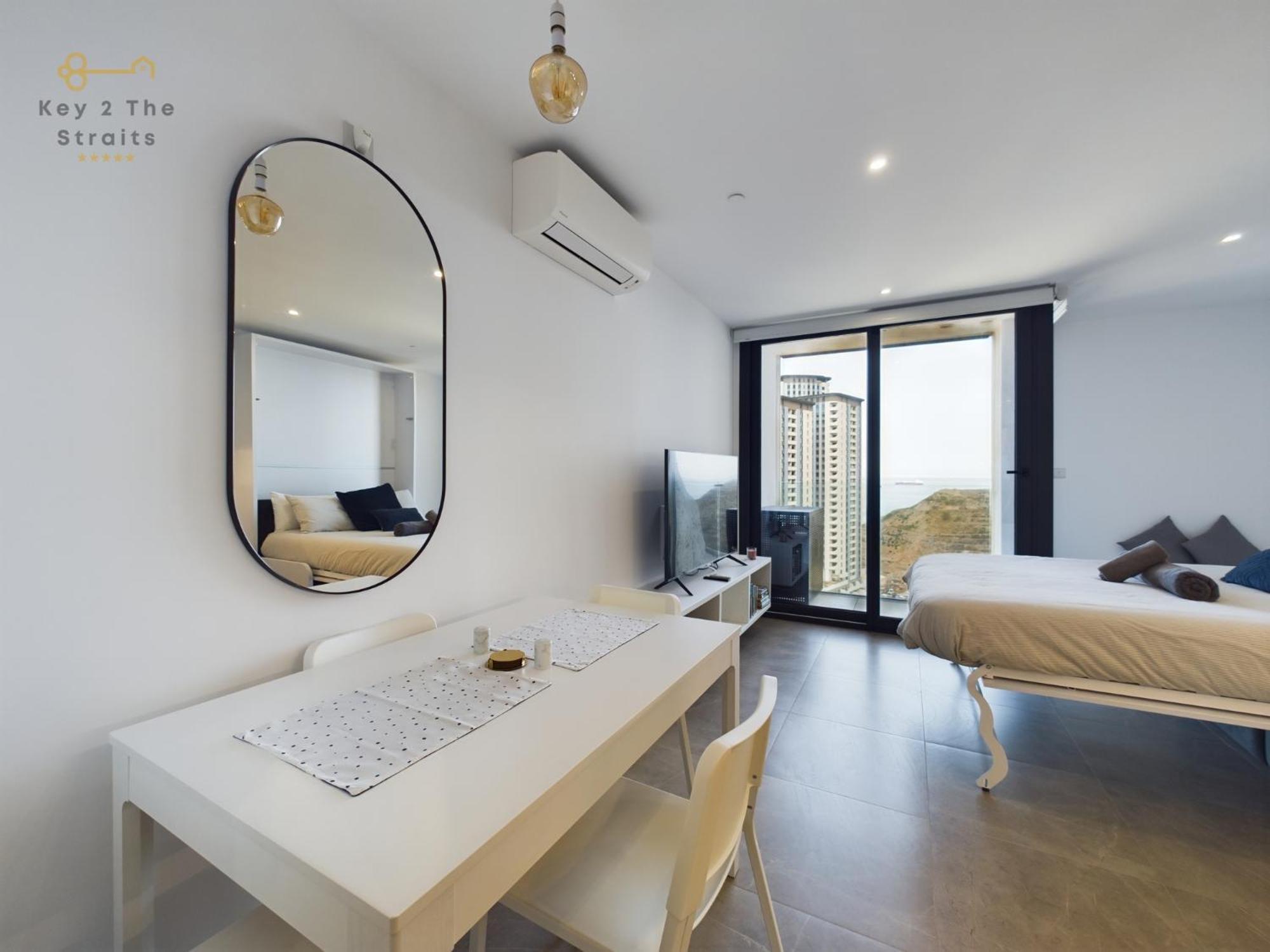 Luxury Sunrise Beach And Oceanview Room With Balcony Gibraltar Bagian luar foto