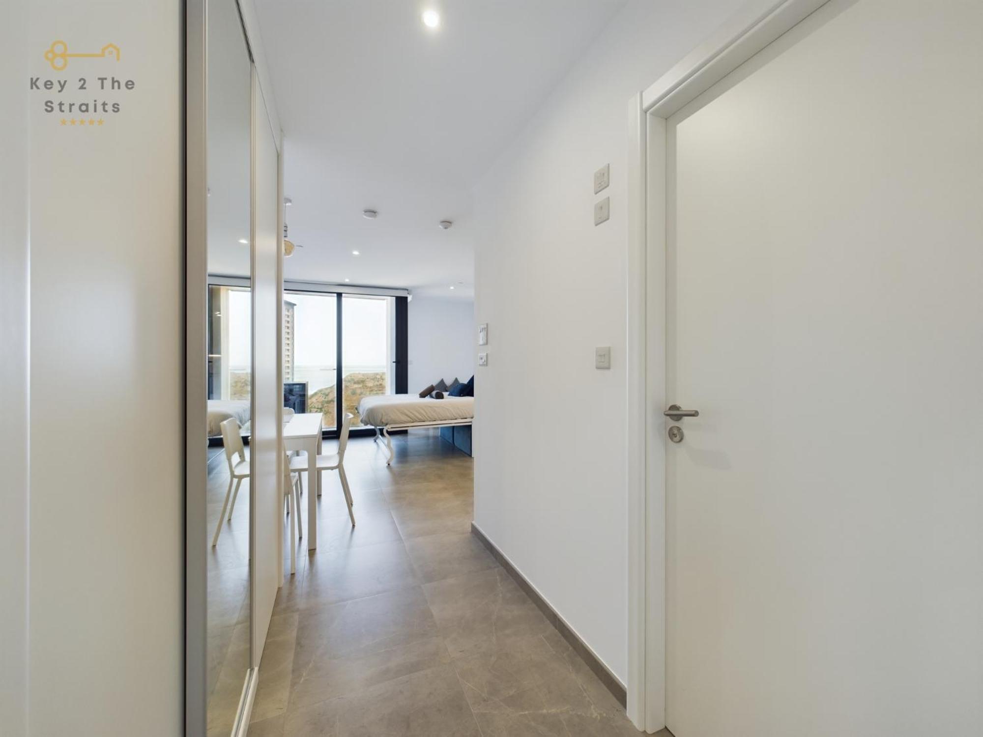Luxury Sunrise Beach And Oceanview Room With Balcony Gibraltar Bagian luar foto