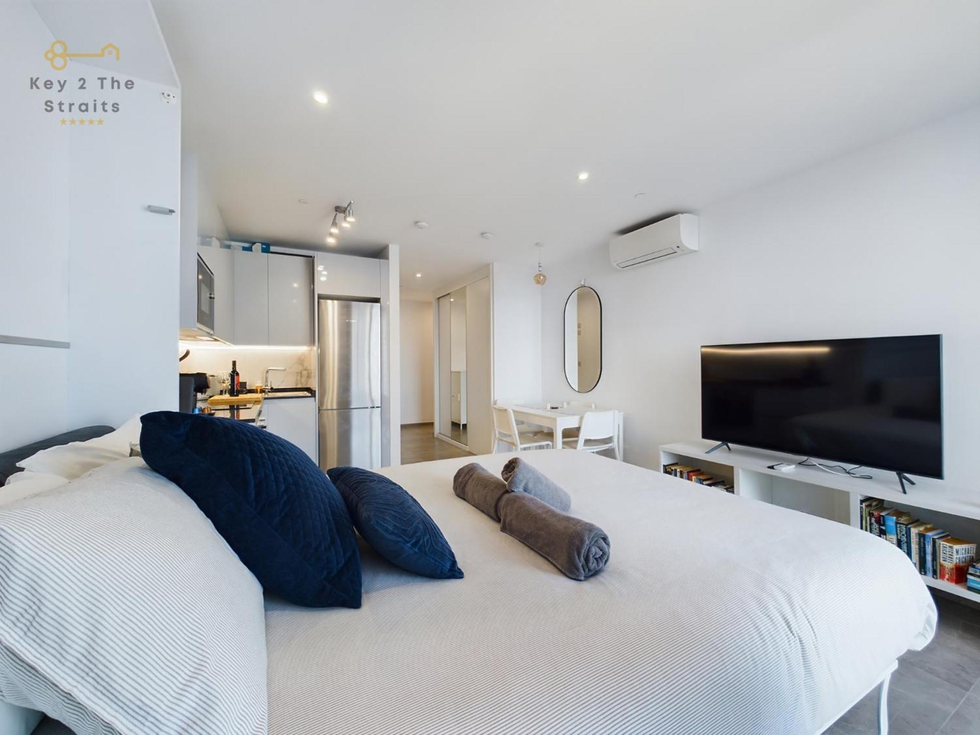 Luxury Sunrise Beach And Oceanview Room With Balcony Gibraltar Bagian luar foto