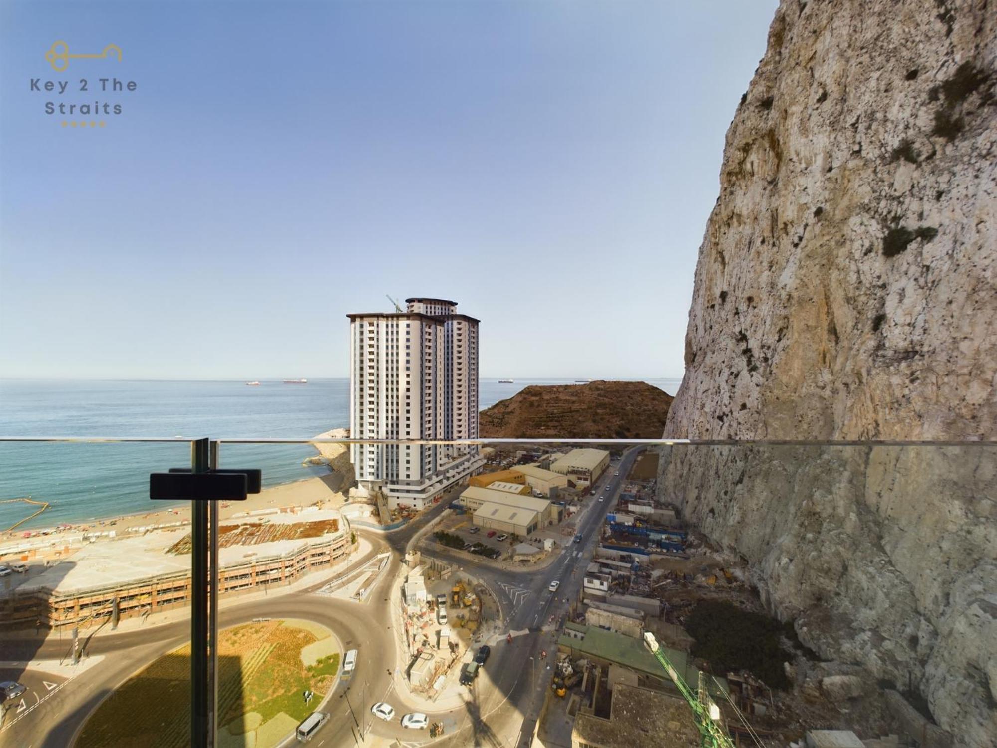 Luxury Sunrise Beach And Oceanview Room With Balcony Gibraltar Bagian luar foto